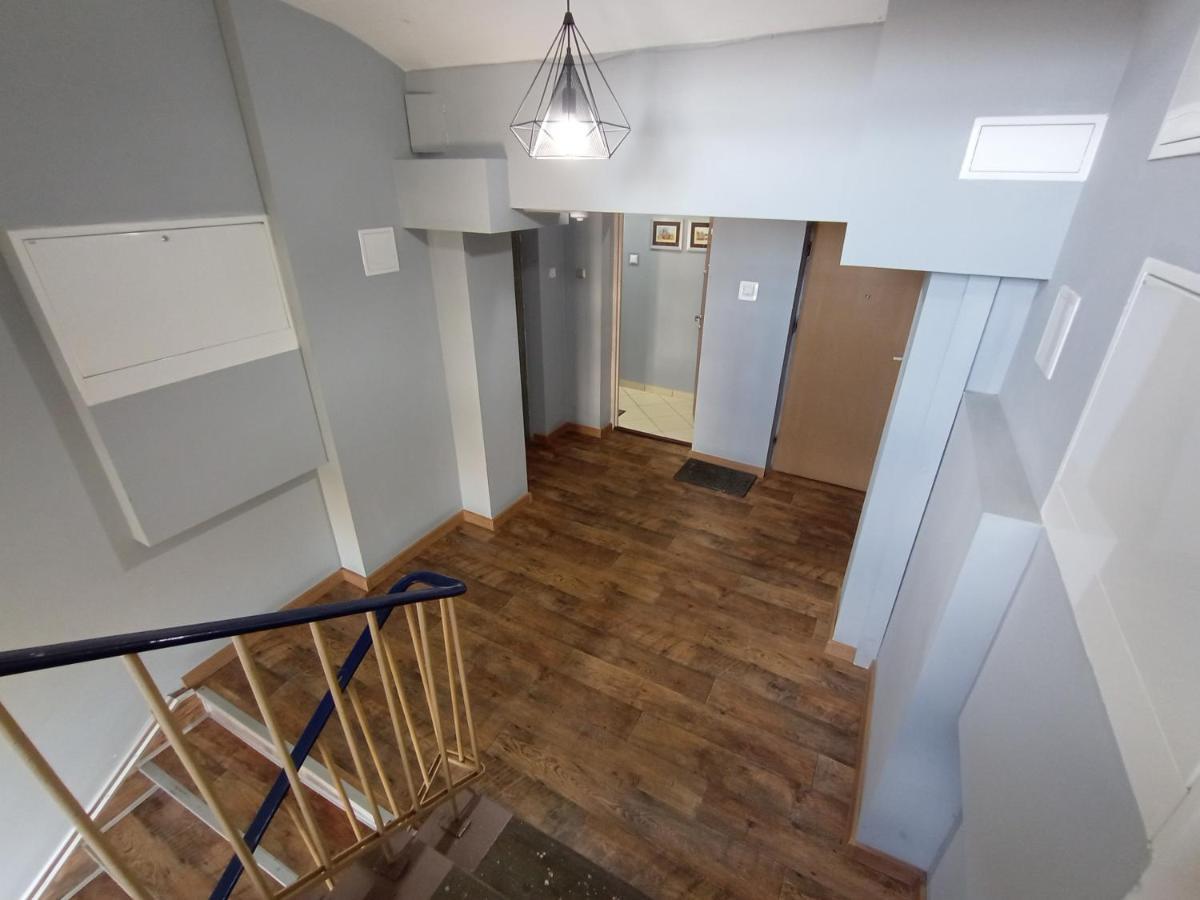 Apartament Venge -Cale Mieszkanie 46M2 Na Wylacznosc - Z Jedna Sypialnia I Jednym Sypialno-Salonem -3 Pietro Bez Windy- Rezerwacja Bez Karty Kredytowej-Klimatyzacja-Netflix-2 Lozeczka Dzieciece- Bezplatny Parking Publiczny Вроцлав Екстериор снимка