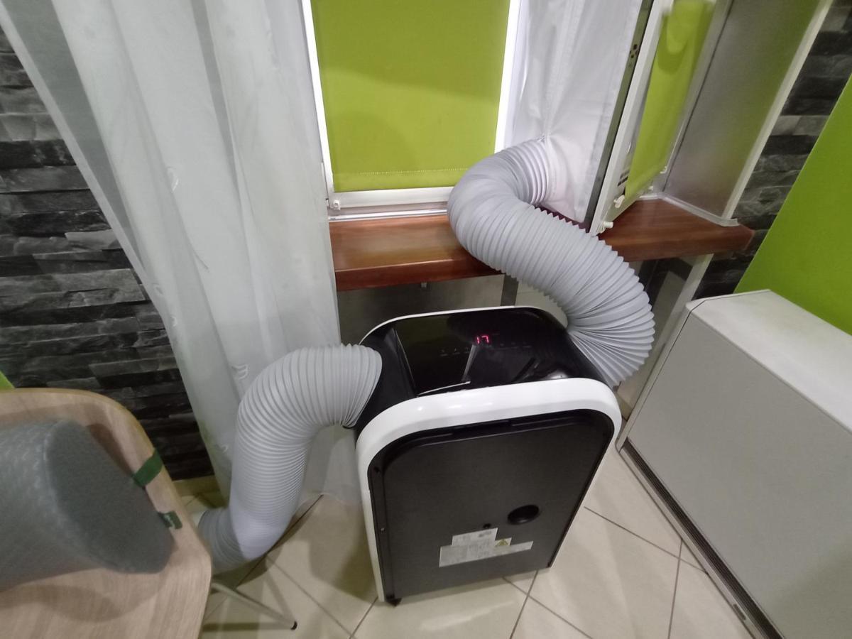 Apartament Venge -Cale Mieszkanie 46M2 Na Wylacznosc - Z Jedna Sypialnia I Jednym Sypialno-Salonem -3 Pietro Bez Windy- Rezerwacja Bez Karty Kredytowej-Klimatyzacja-Netflix-2 Lozeczka Dzieciece- Bezplatny Parking Publiczny Вроцлав Екстериор снимка