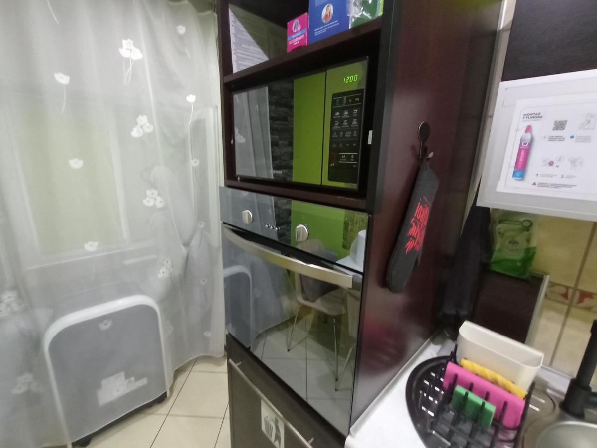 Apartament Venge -Cale Mieszkanie 46M2 Na Wylacznosc - Z Jedna Sypialnia I Jednym Sypialno-Salonem -3 Pietro Bez Windy- Rezerwacja Bez Karty Kredytowej-Klimatyzacja-Netflix-2 Lozeczka Dzieciece- Bezplatny Parking Publiczny Вроцлав Екстериор снимка
