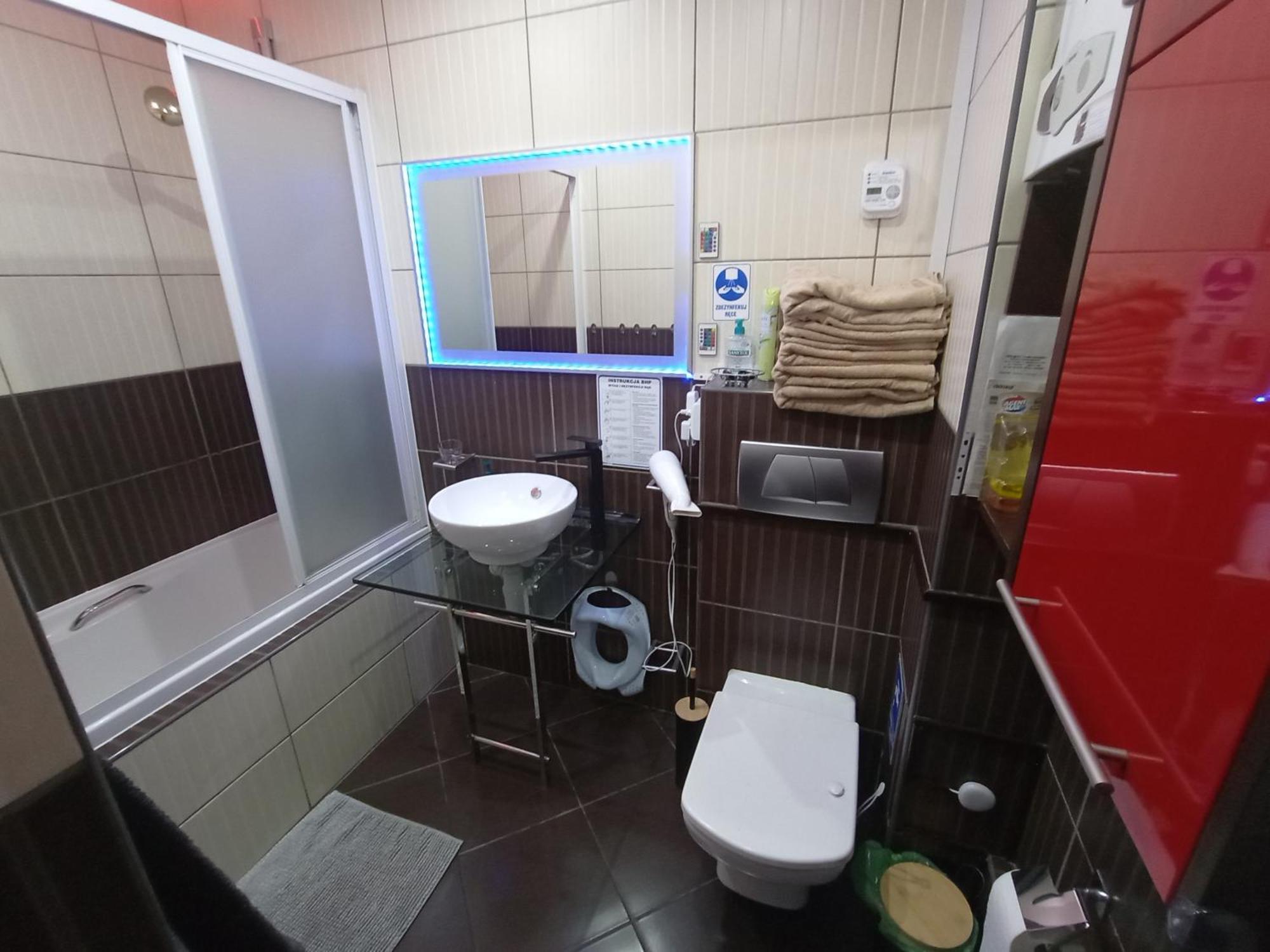 Apartament Venge -Cale Mieszkanie 46M2 Na Wylacznosc - Z Jedna Sypialnia I Jednym Sypialno-Salonem -3 Pietro Bez Windy- Rezerwacja Bez Karty Kredytowej-Klimatyzacja-Netflix-2 Lozeczka Dzieciece- Bezplatny Parking Publiczny Вроцлав Екстериор снимка