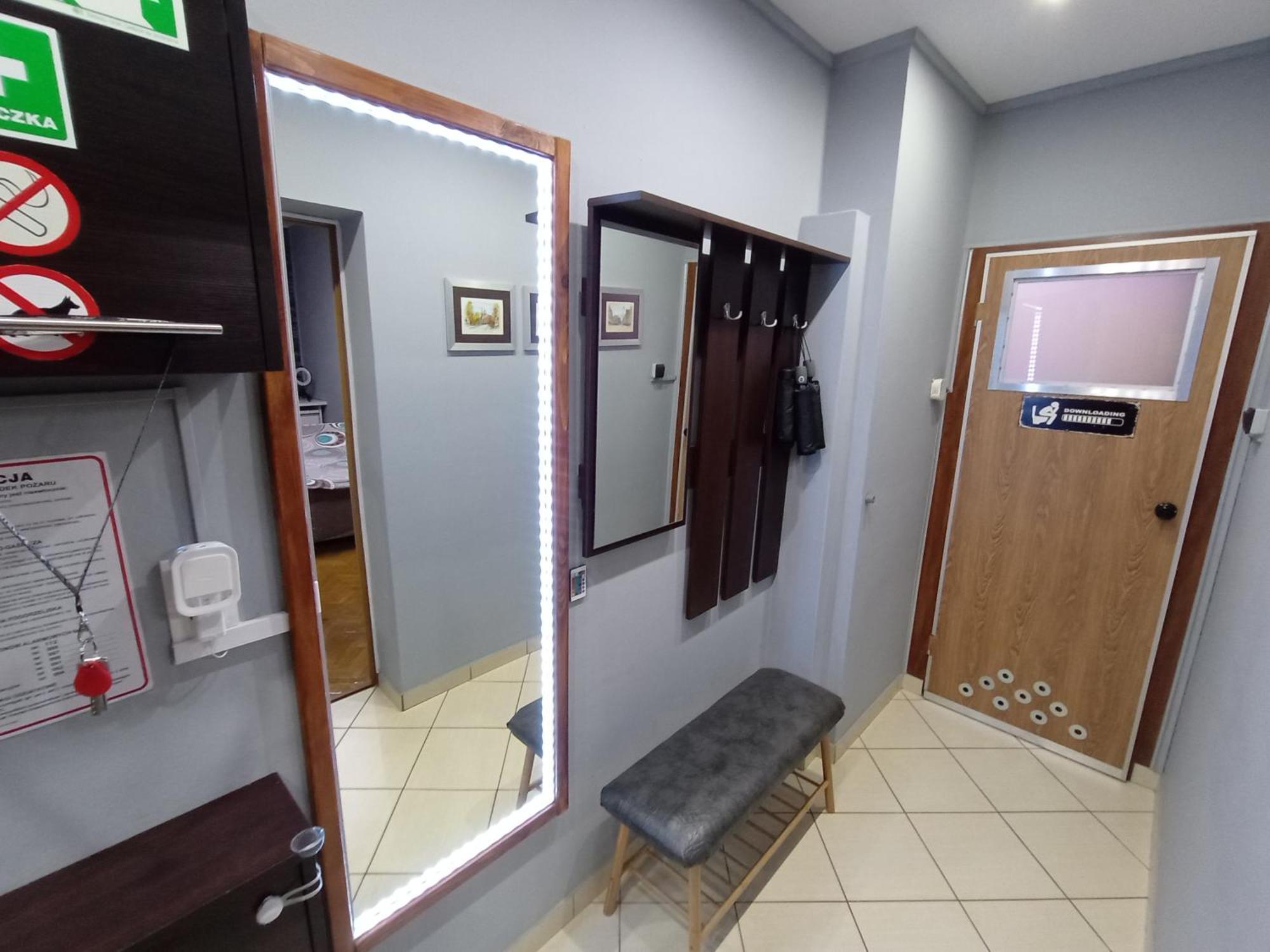 Apartament Venge -Cale Mieszkanie 46M2 Na Wylacznosc - Z Jedna Sypialnia I Jednym Sypialno-Salonem -3 Pietro Bez Windy- Rezerwacja Bez Karty Kredytowej-Klimatyzacja-Netflix-2 Lozeczka Dzieciece- Bezplatny Parking Publiczny Вроцлав Екстериор снимка