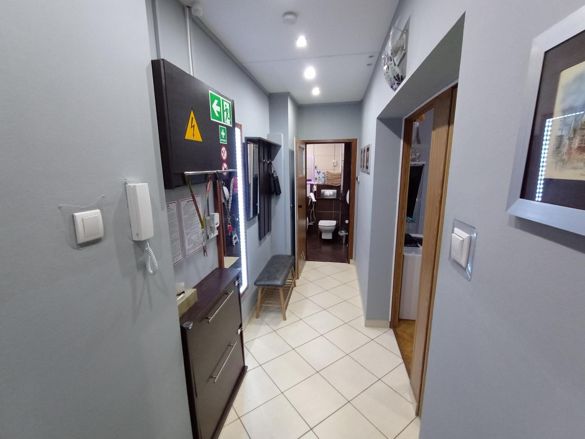 Apartament Venge -Cale Mieszkanie 46M2 Na Wylacznosc - Z Jedna Sypialnia I Jednym Sypialno-Salonem -3 Pietro Bez Windy- Rezerwacja Bez Karty Kredytowej-Klimatyzacja-Netflix-2 Lozeczka Dzieciece- Bezplatny Parking Publiczny Вроцлав Екстериор снимка