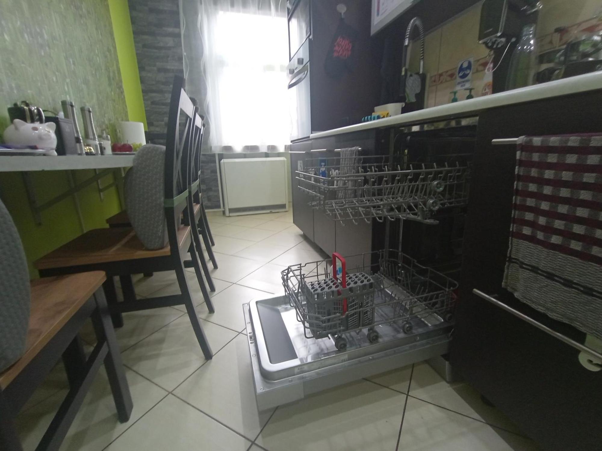 Apartament Venge -Cale Mieszkanie 46M2 Na Wylacznosc - Z Jedna Sypialnia I Jednym Sypialno-Salonem -3 Pietro Bez Windy- Rezerwacja Bez Karty Kredytowej-Klimatyzacja-Netflix-2 Lozeczka Dzieciece- Bezplatny Parking Publiczny Вроцлав Екстериор снимка